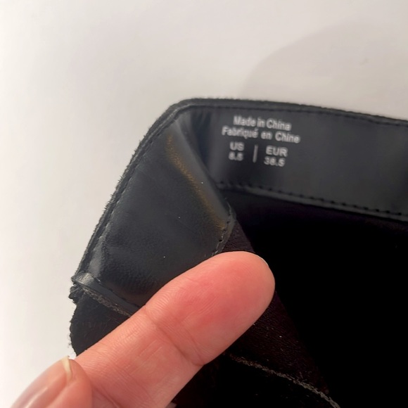 Red delicious booties. - Picture 6 of 7